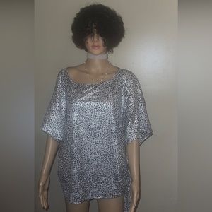 Brand : Michael kors Size :2X Color: Silver